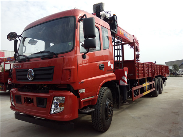 東風后雙橋10噸/12噸/14噸徐工隨車吊-8.5米貨箱