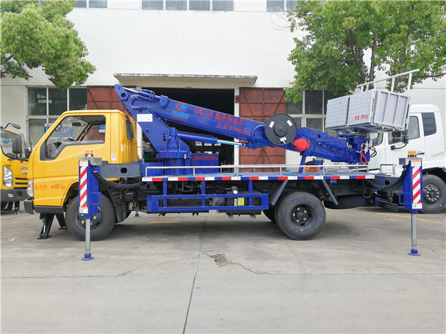 藍(lán)牌21米進口高空作業(yè)車