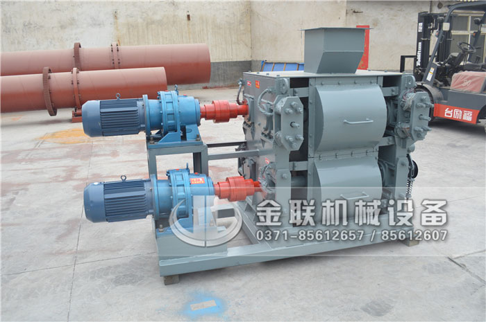 四輥式制砂機(jī)的齒輥磨損了能換嗎，怎么換？